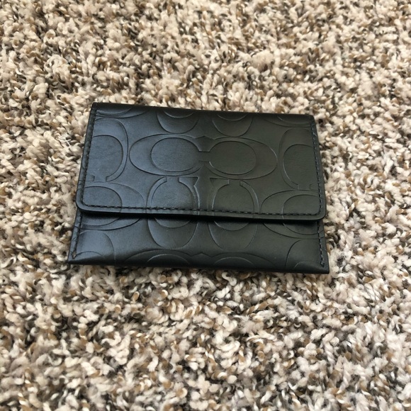 Coach Embossed Card/ID case - Picture 1 of 4